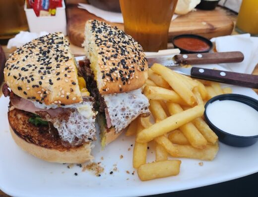 Haus cervecería resto
