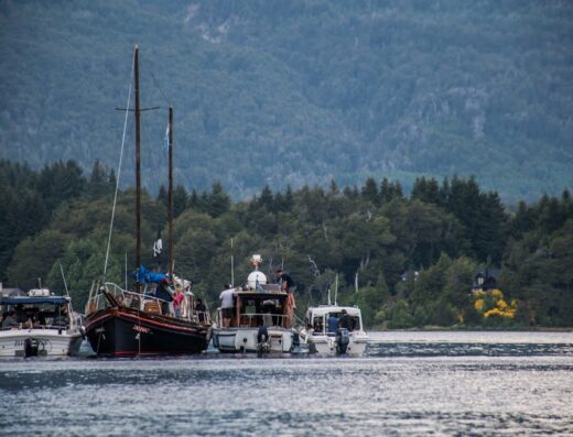 Angostura Lacustre ~ Paseos en Barco