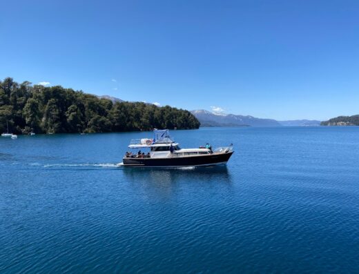 Angostura Lacustre ~ Paseos en Barco