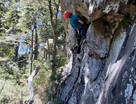 Sector de escalada – Camino viejo (Rosa y arena) – Guia en la bio