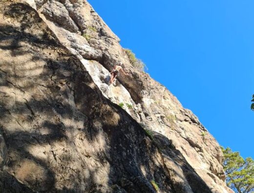 Sector de escalada – Camino viejo (Rosa y arena) – Guia en la bio