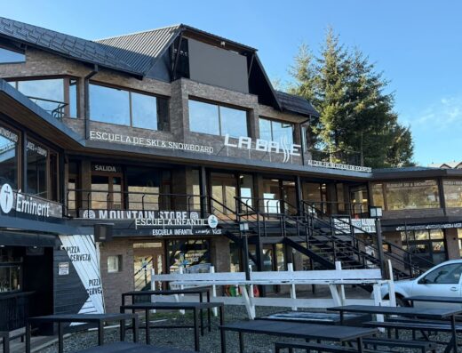 La Base Escuela de Esquí y Snowboard