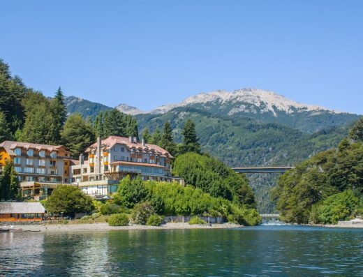Correntoso Lake & River Hotel