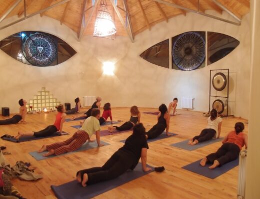 Lumina Espacio Holístico.- MASAJES – YOGA