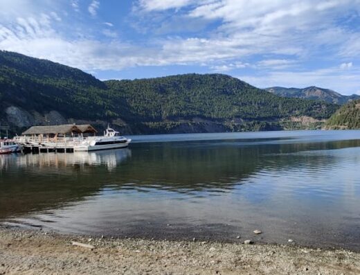 Ten Rivers and Ten Lakes Lodge